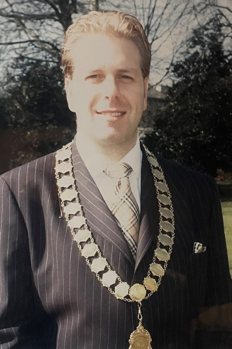 https://burgessmemorials.co.uk/wp-content/uploads/2022/10/19-768x1152.jpg