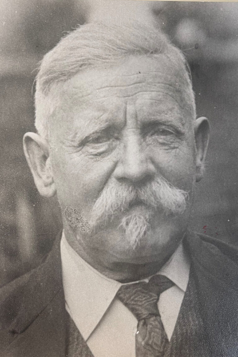 https://burgessmemorials.co.uk/wp-content/uploads/2022/10/2-1-768x1152.jpg