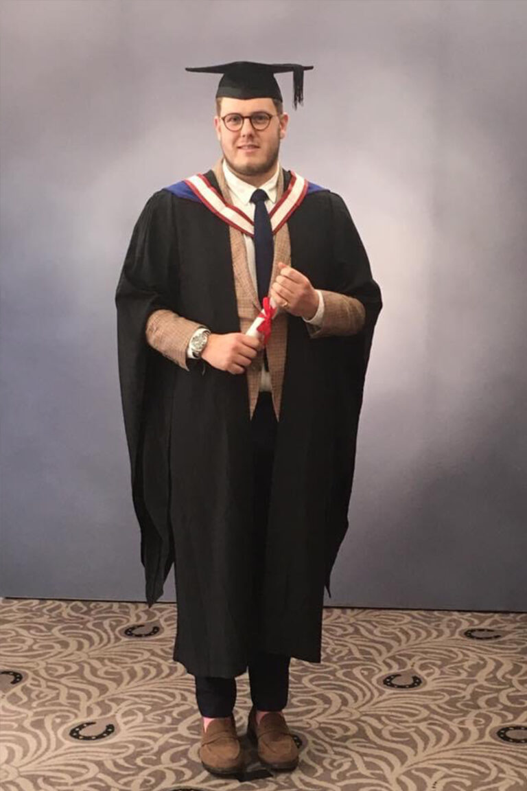 https://burgessmemorials.co.uk/wp-content/uploads/2022/10/26-768x1152.jpg