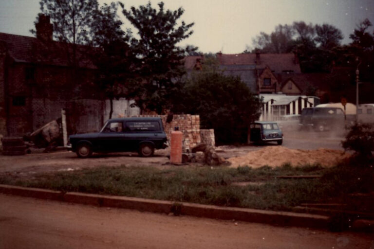 https://burgessmemorials.co.uk/wp-content/uploads/2022/10/8.2-1-768x512.jpg
